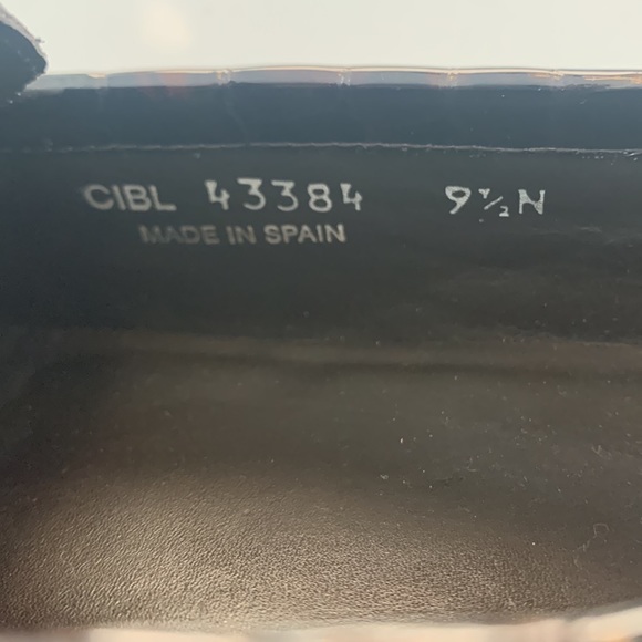 Stuart Weitzman size 9.5 narrow loafers - Picture 4 of 5